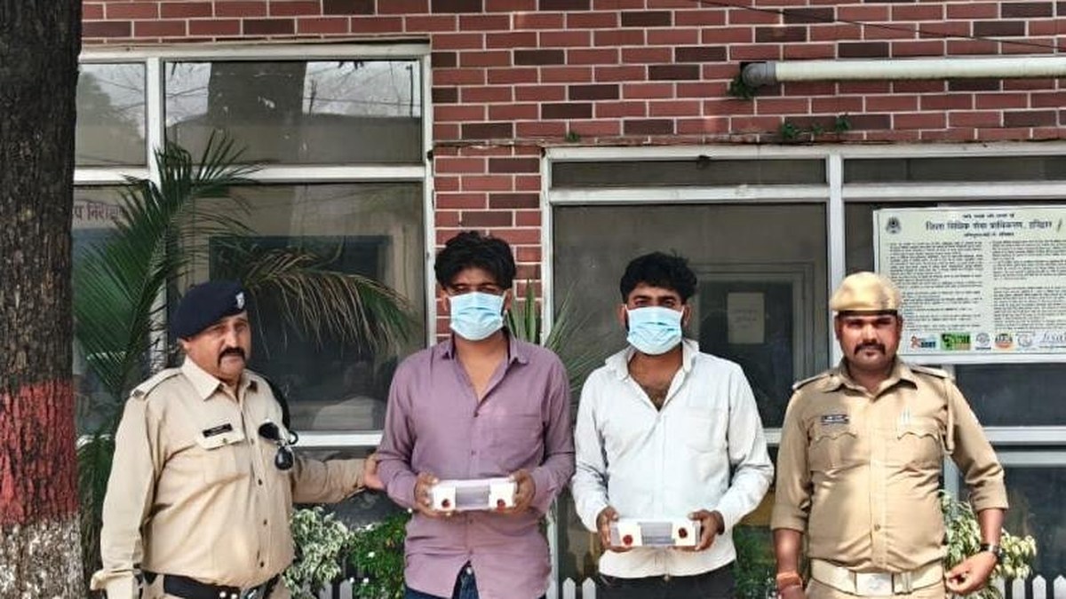 Roorkee police catch 2 youths with 32-bore weapons during intensive checking in Haridwar