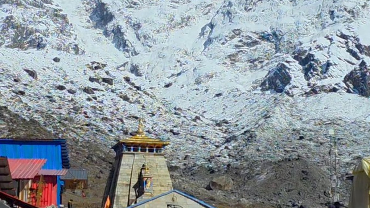 2 दिनों की बर्फबारी के बाद साफ हुआ केदारनाथ का मौसम, 18,67,129 श्रद्धालु कर चुके दर्शन