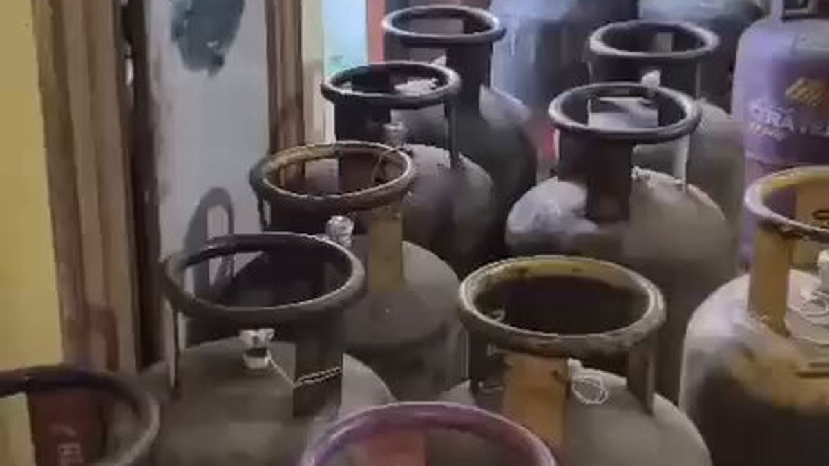 Raiwala Police Bust Illegal Gas Refilling Racket Near Rishikesh, Arrest 4, Seize 94 Cylinders