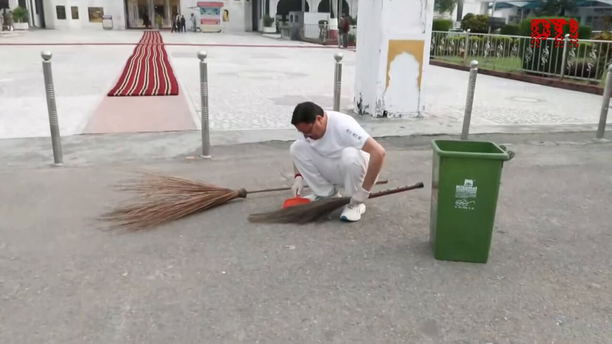 Uttarakhand CM Pushkar Singh Dhami takes part in cleanliness drive in Udham Singh Nagar district