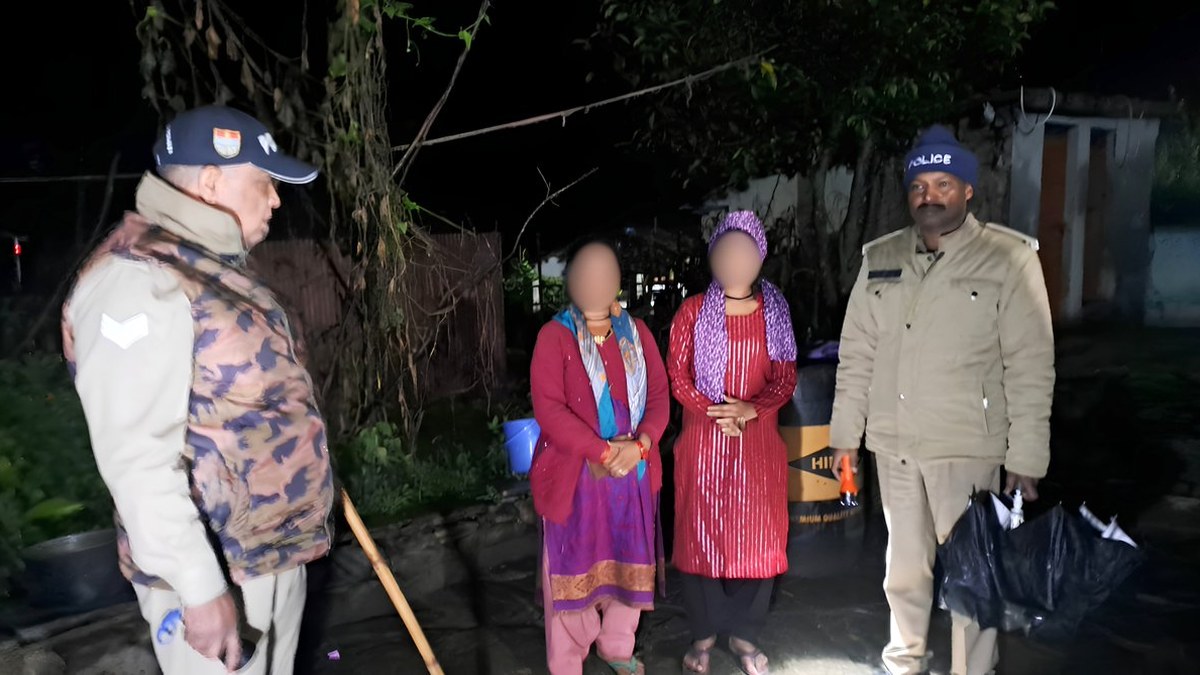 चमोली और पोखरी पुलिस ने 17 वर्षीय नाबालिग को सकुशल खोजकर परिजनों को राहत दी