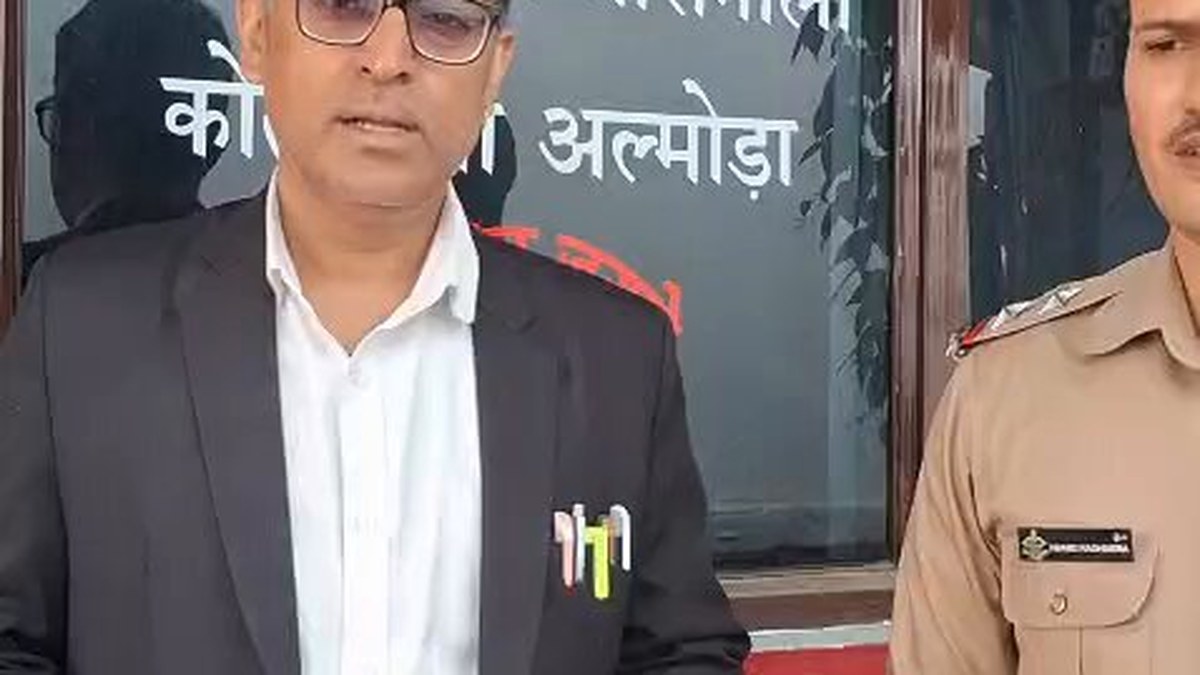 अल्मोड़ा पुलिस ने आधे घंटे में अधिवक्ता का खोया बैग और लैपटॉप लौटाया