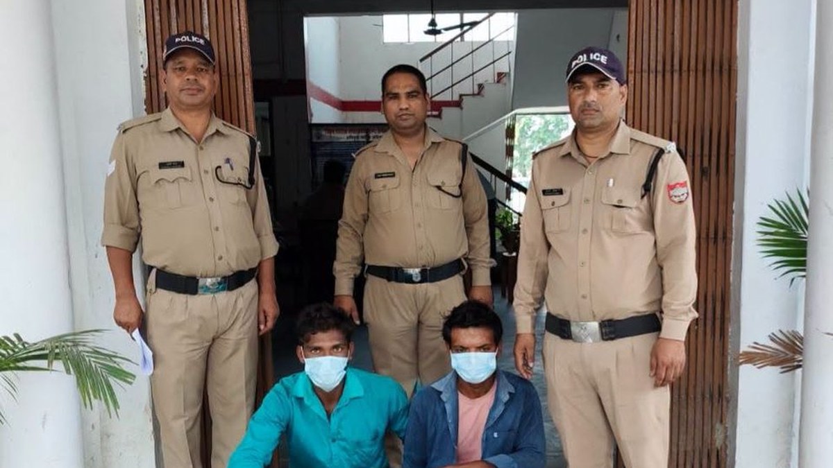 दिनेशपुर के स्कूल में चोरी का 24 घंटे में खुलासा, 2 आरोपी गिरफ्तार; पूरा माल बरामद
