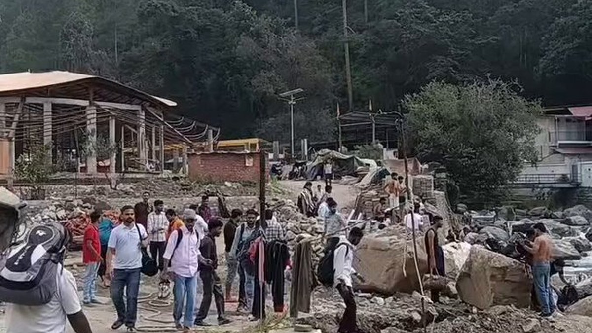 कैंची धाम की भीड़ से उठता बड़ा सवाल: क्या हर संकट का समाधान चमत्कार में खोज रहे हैं?