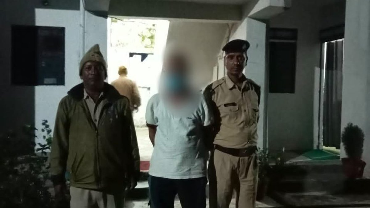 धौलछीना पुलिस ने अवैध शराब के 2 मामलों में 2 आरोपियों को गिरफ्तार किया