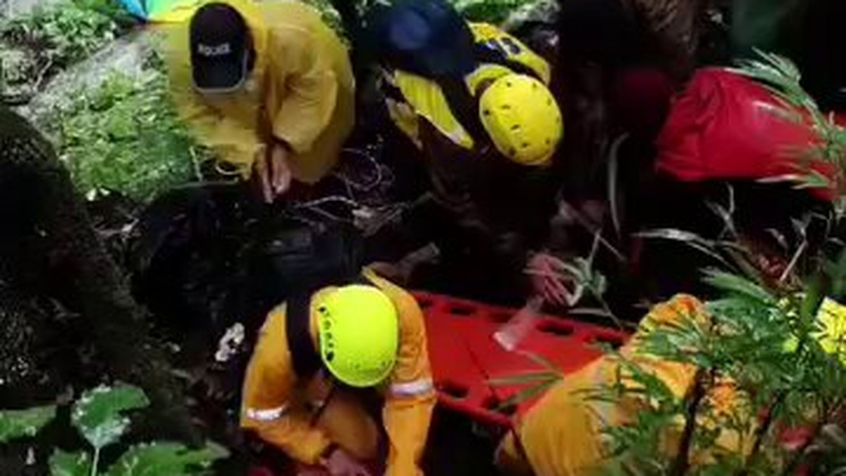 रुद्रनाथ ट्रैक की 150 मीटर गहरी खाई में फंसे घायल ट्रैकर को एसडीआरएफ ने रोड हेड तक पहुंचाया