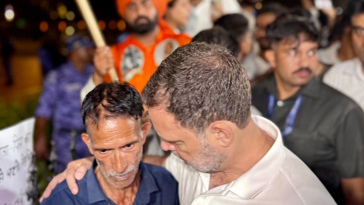 Rahul Gandhi meets Ankita Bhandari’s parents at India Gate, backs their demand for justice