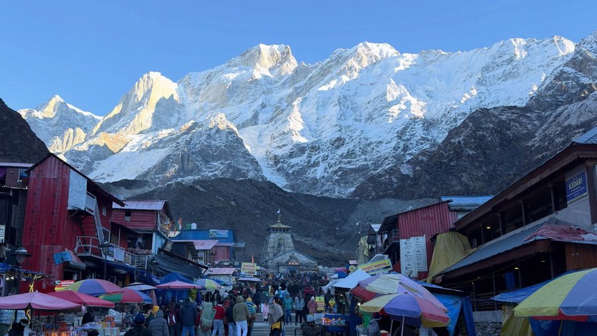 Kedarnath sees clear mornings and later light snowfall; Rudraprayag Police urge caution