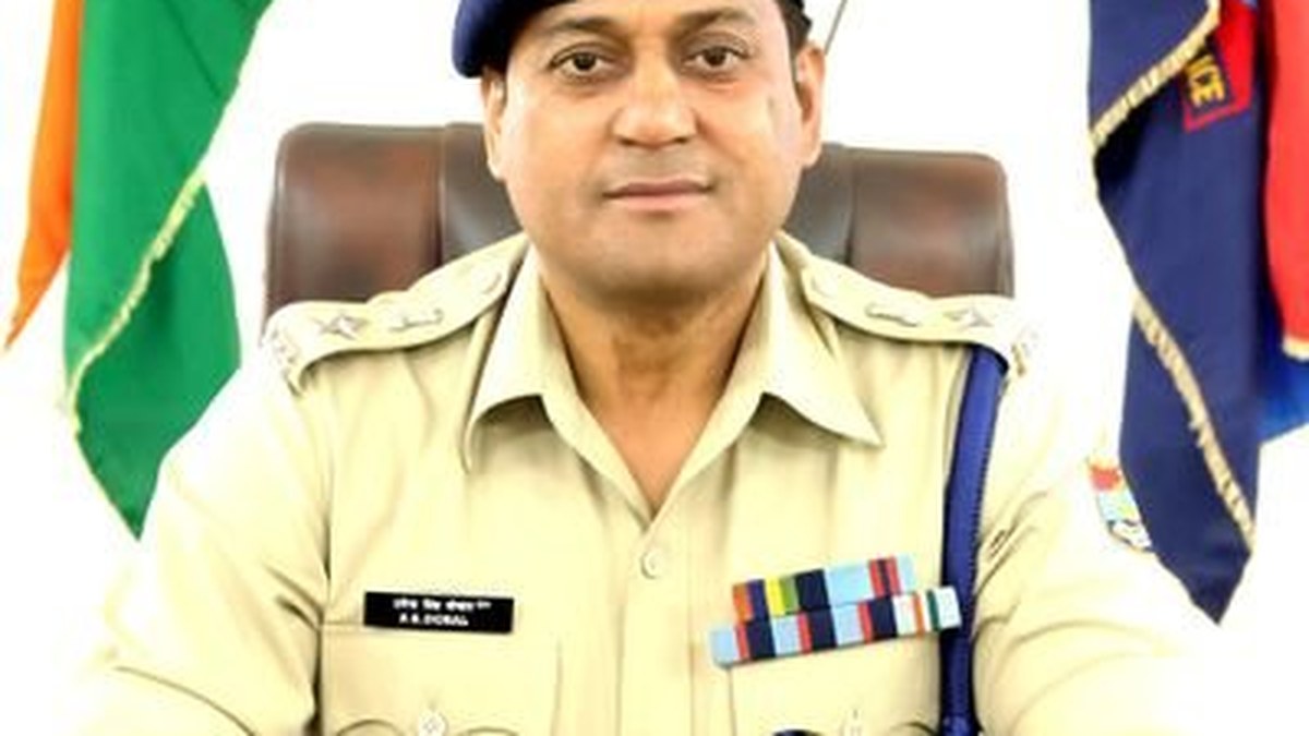 तेज बारिश में सफर रोकना बेहतर, देहरादून पुलिस ने जलभराव और बिजली के तारों से बचने को कहा