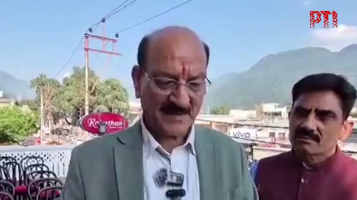 ऋषिकेश में डलेर मेहंदी के कथित अपमान पर बोले सुबोध उनियाल, मंच पर लिप-सिंक का किया दावा