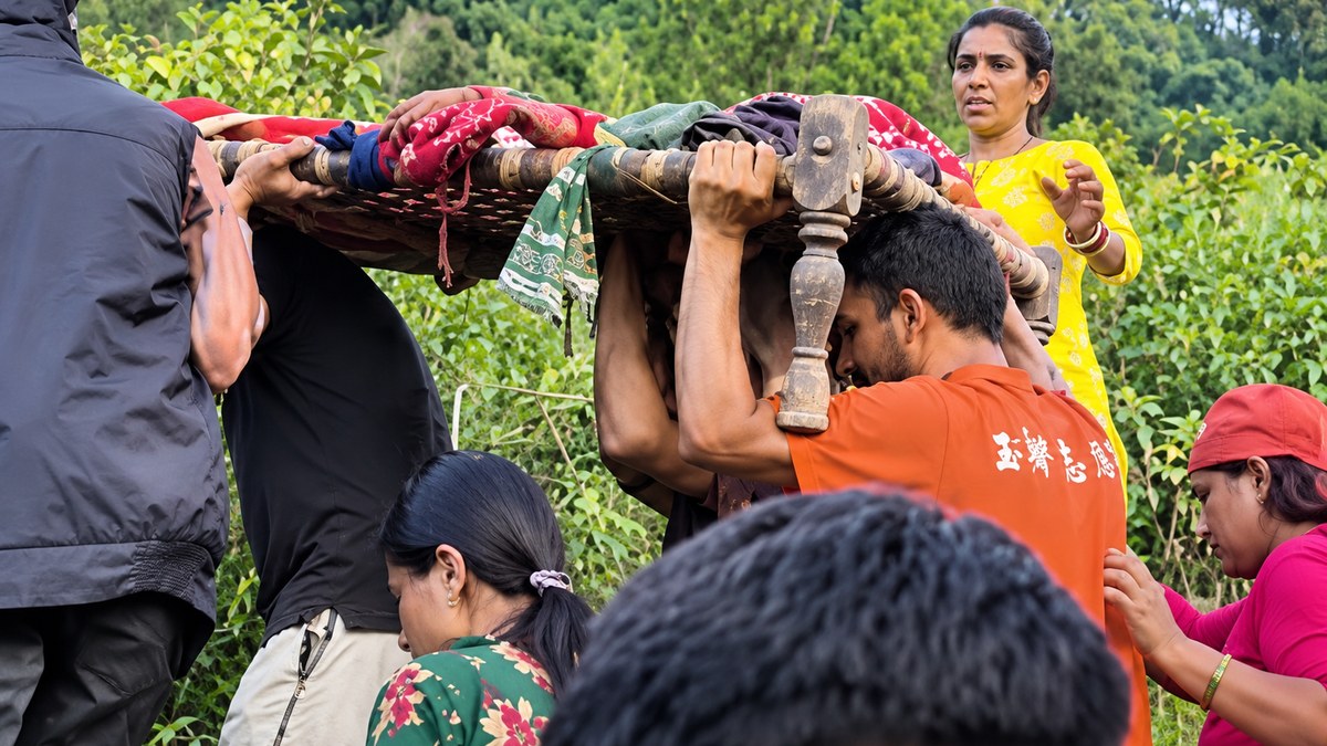 पौड़ी के धंगलगांव में भालू का हमला, ग्रामीणों का दावा- कई दिन से वन विभाग को चेताया था