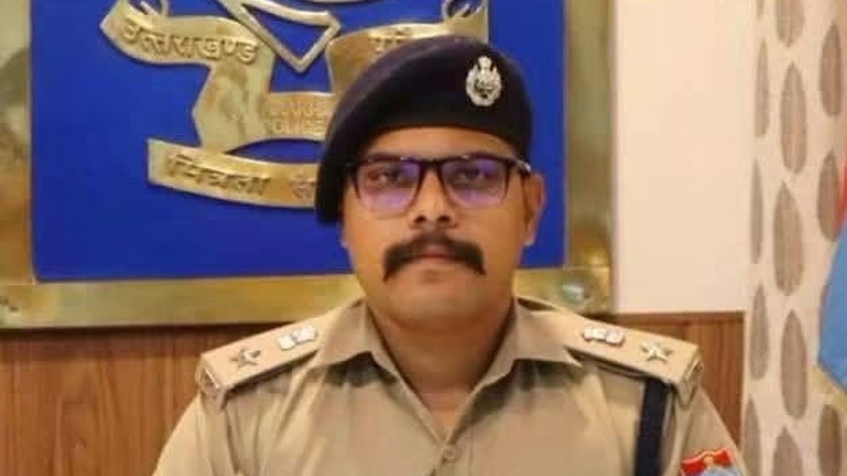 Khatima police arrest accused with 44.65 grams of smack worth about ₹13 lakh on a motorcycle