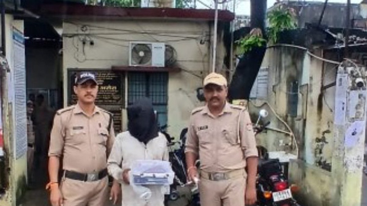 ट्रांजिट कैंप पुलिस ने चोरी के मोबाइल के साथ एक आरोपी को गिरफ्तार किया