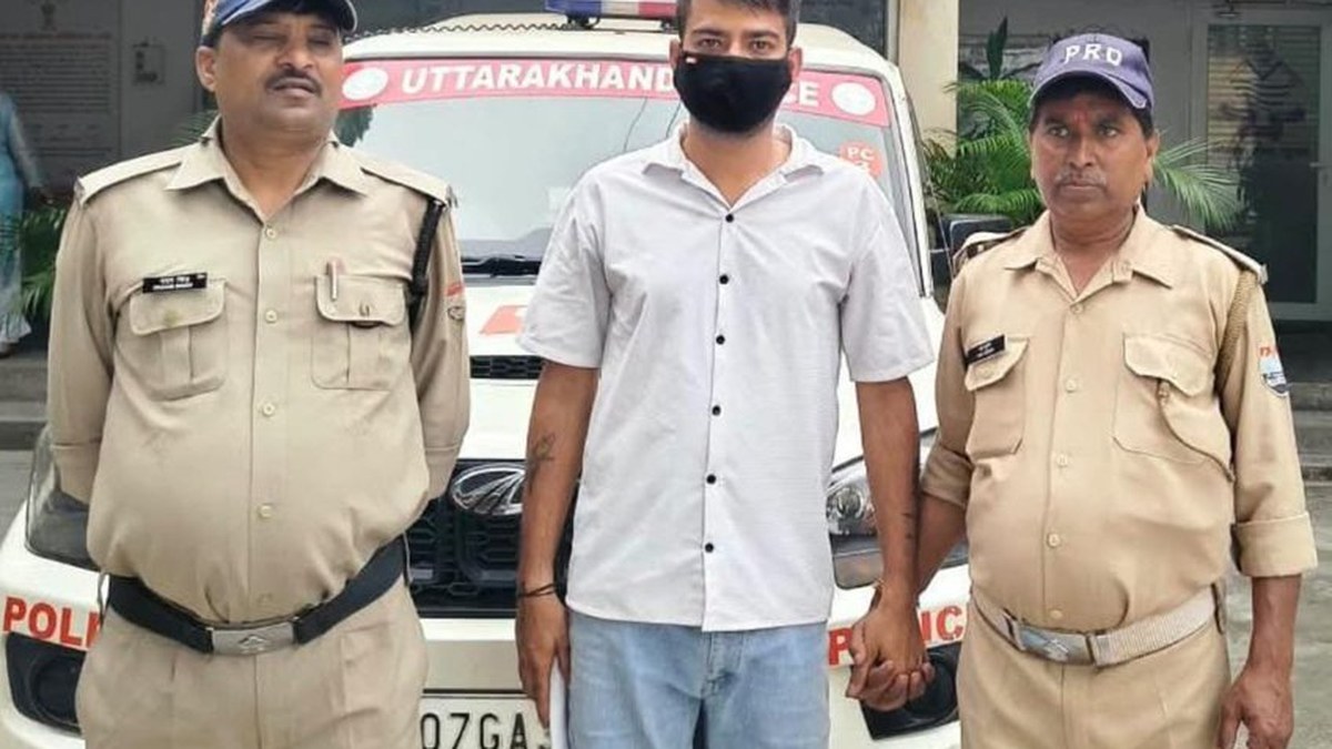 Dehradun Police Arrest Accused Who Entered Doon Hospital With Chapad and Threatened Staff