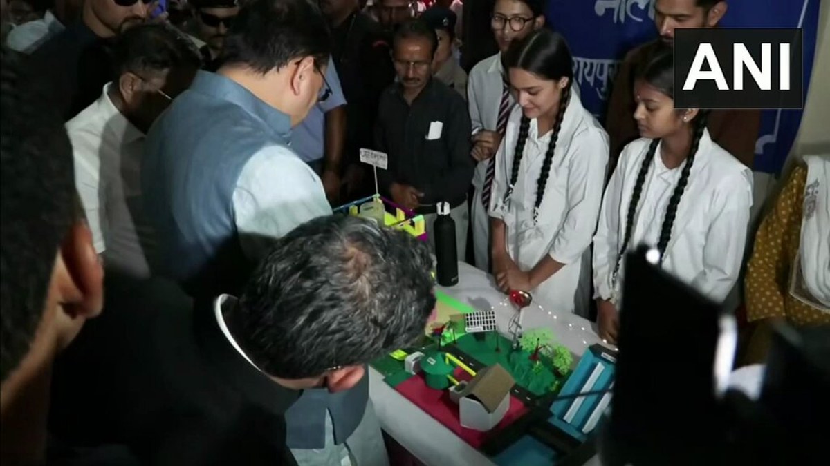 देहरादून में सेवा संकल्प अभियान के बहुउद्देशीय शिविर में पहुंचे मुख्यमंत्री धामी