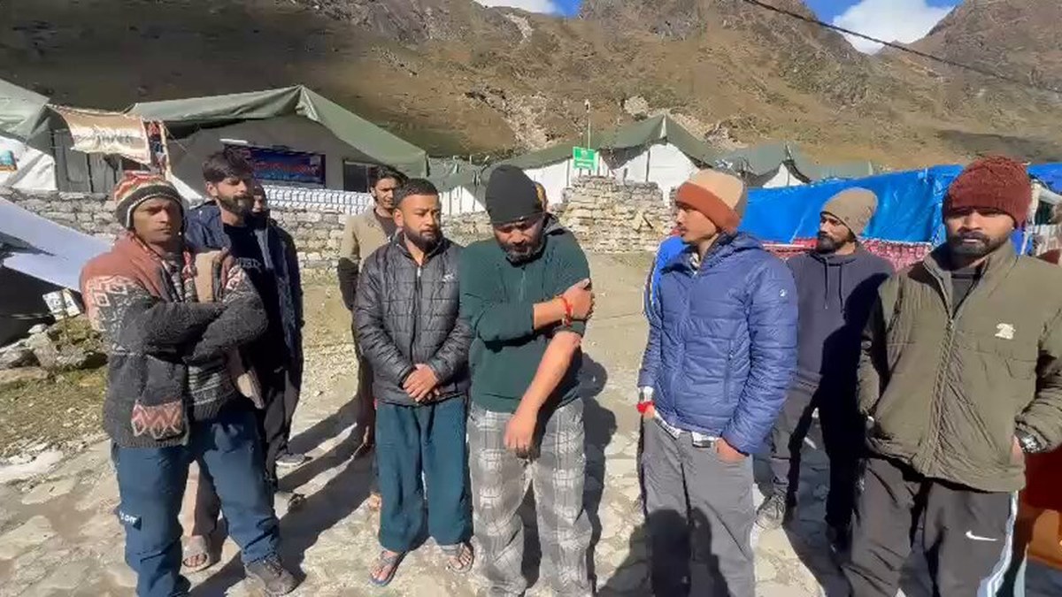 Journalist Dinesh Singh alleges stick attack at Kedarnath Dham, says hand was fractured