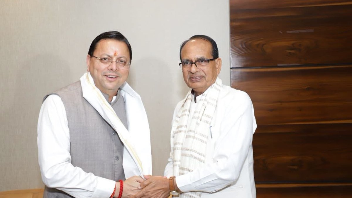 Pushkar Dhami discusses 315 roads linking 610 settlements in meeting with Shivraj Chouhan