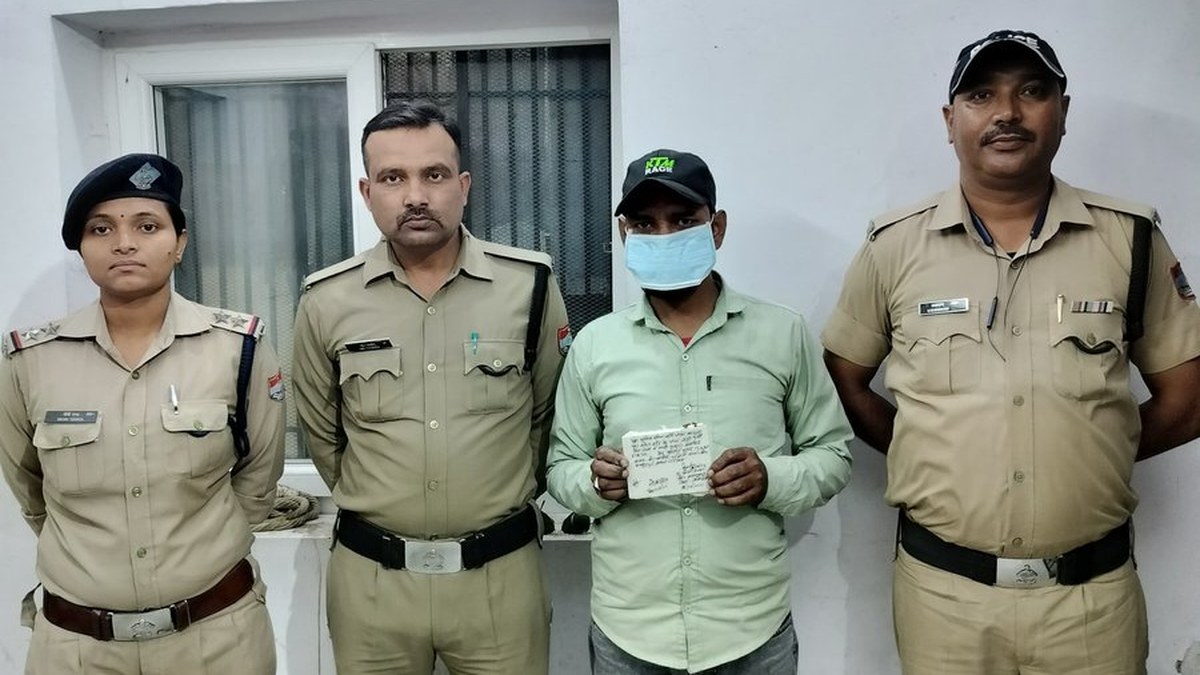 सट्टे की खाईबाड़ी करते आरोपी गिरफ्तार, ₹9,190 नकदी और सट्टा सामग्री बरामद