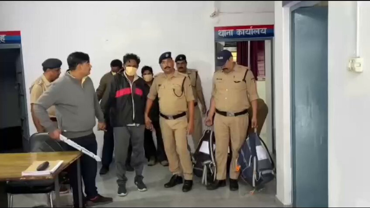 Almora Police arrest 3 alleged smugglers with 25.240 kg ganja; one suspect remains absconding