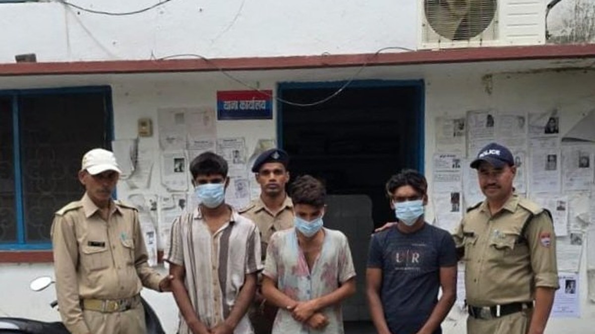 Rudrapur Police arrest 03 suspects after solving theft case, recover AC compressors and cabinets