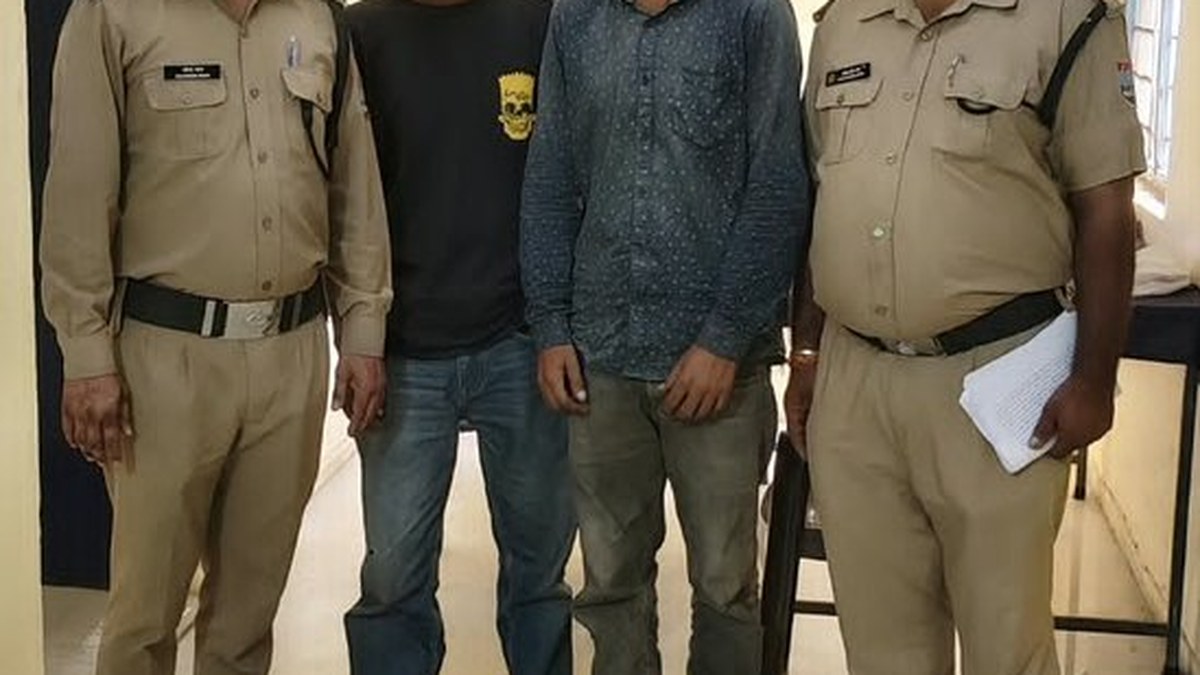 ऑपरेशन प्रहार के तहत काठगोदाम पुलिस ने 2 वारंटियों को गिरफ्तार किया