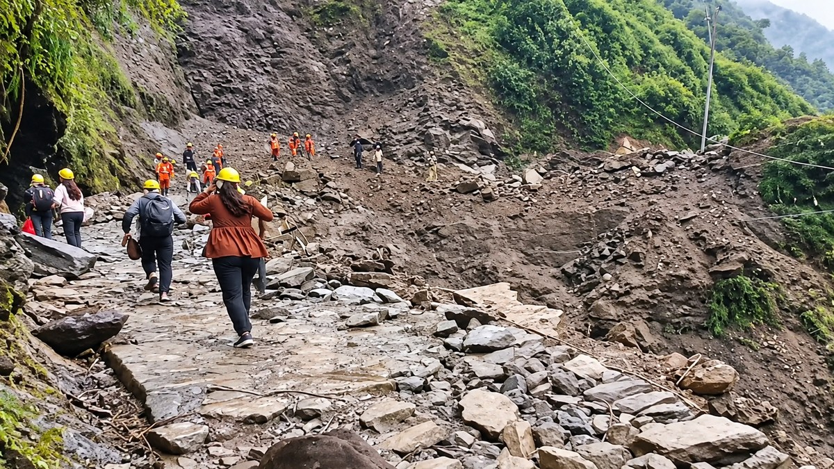 Rudraprayag on high alert over falling-rock risk on Kedarnath route