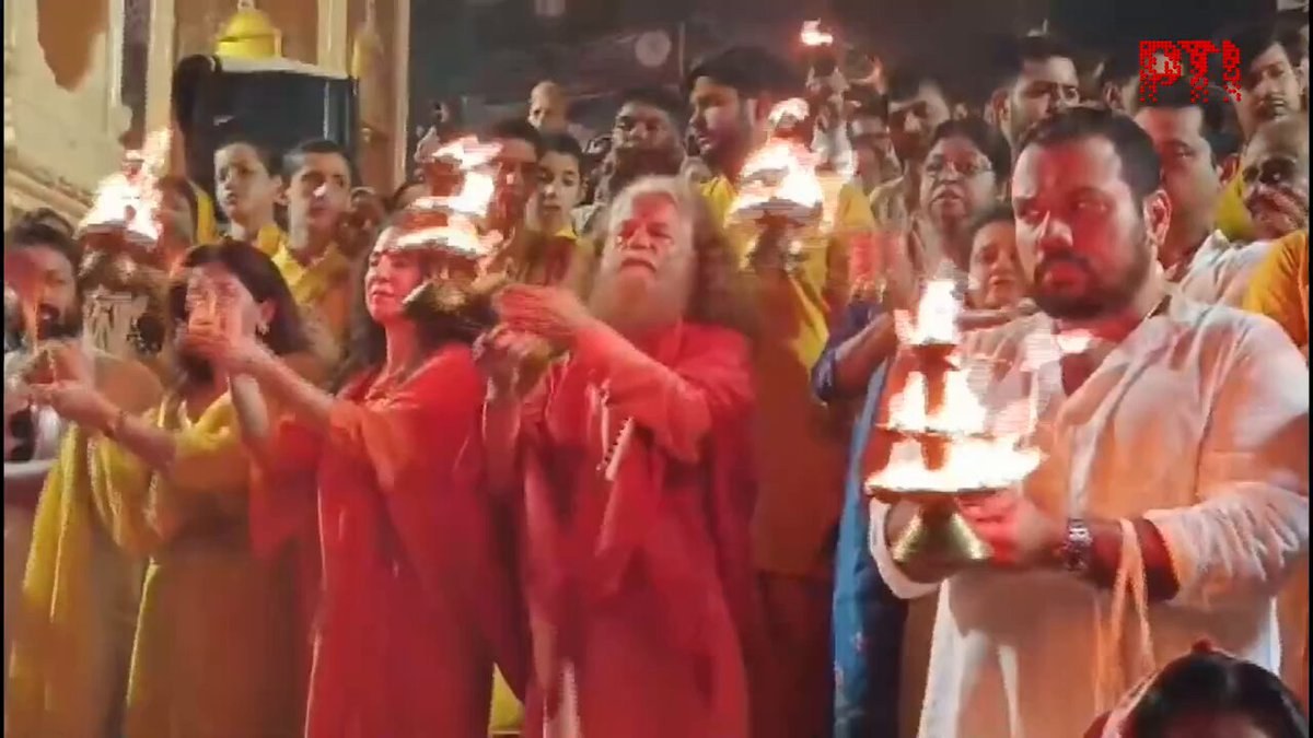 Hundreds in Rishikesh perform havan and Ganga Aarti for pilot Smith Machhar’s good health
