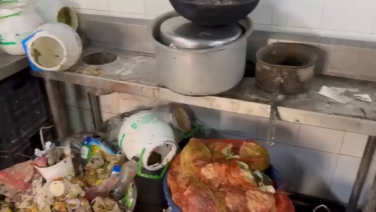 देहरादून के दून क्लब के हैंडी रेस्टोरेंट में चूहे-​​कॉकरोच, 22 किलो खाना नष्ट; बंद कराया गया