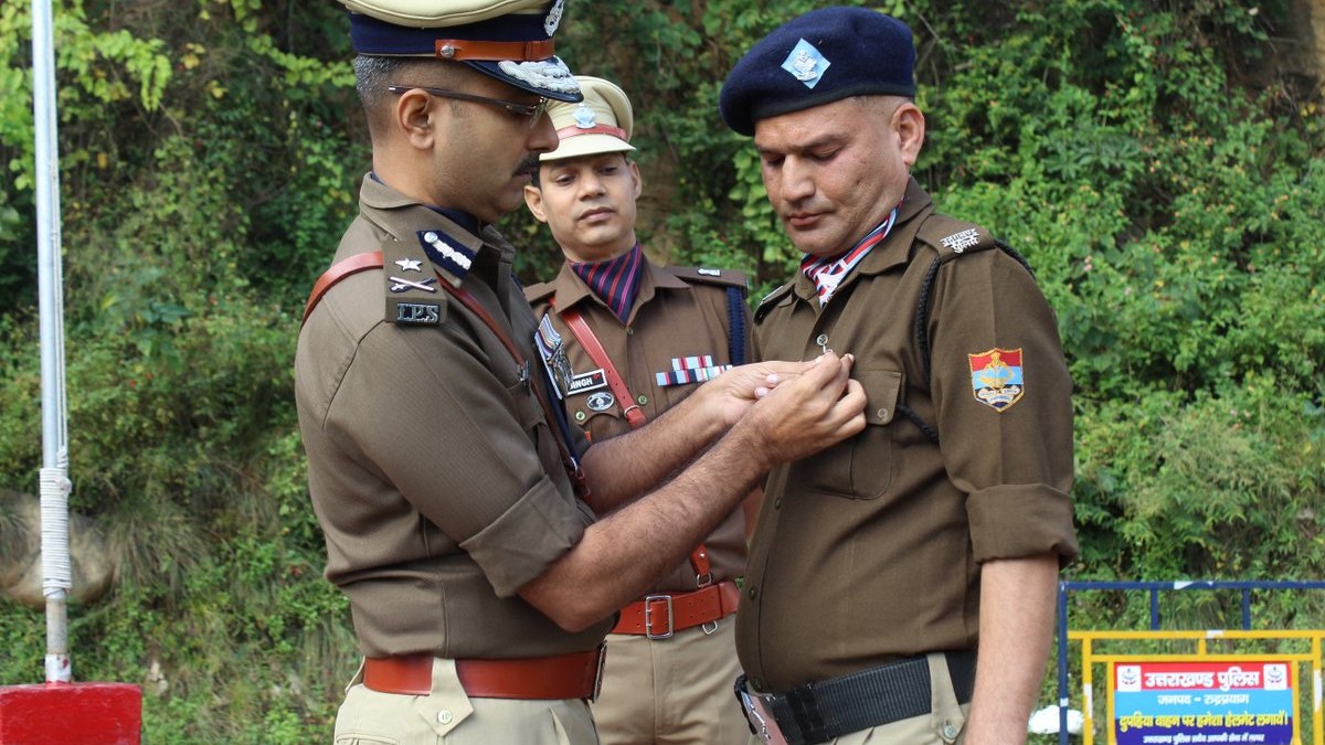 राष्ट्रीय एकता दिवस पर रुद्रप्रयाग में 3 पुलिसकर्मी सम्मानित, 2 को मिला डिस्क सिल्वर