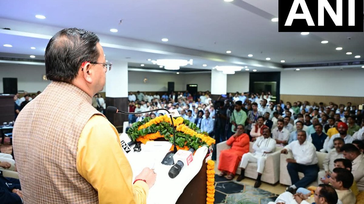 हरिद्वार में 7वें सीआईआई उत्तराखंड औद्योगिक शिखर सम्मेलन में पहुंचे सीएम धामी, उद्योग विकास पर जोर
