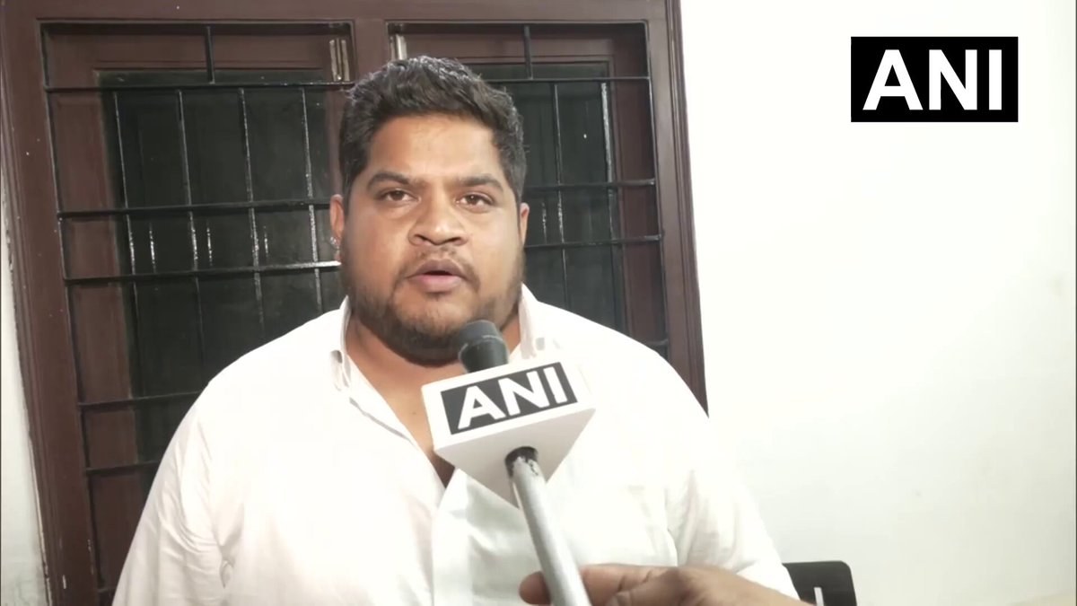 Congress leader Motha Rohith welcomes Uttarakhand leader Ramsharan Nautiyal back to party