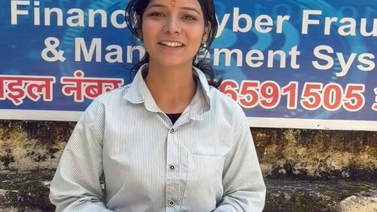 SOG and cyber team recover Ranikhet resident’s lost mobile phone in Almora and return it safely