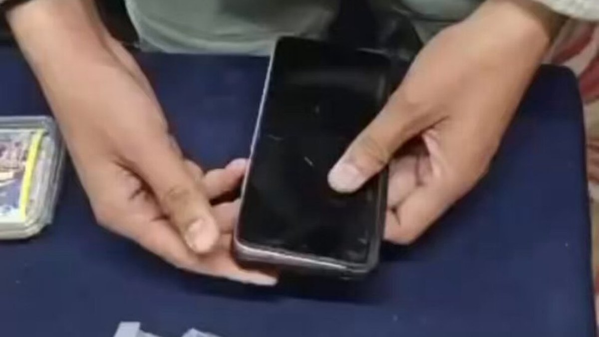 चमोली पुलिस ने श्रद्धालु का गुम मोबाइल खोजकर आंध्र प्रदेश स्थित घर तक पहुंचाया