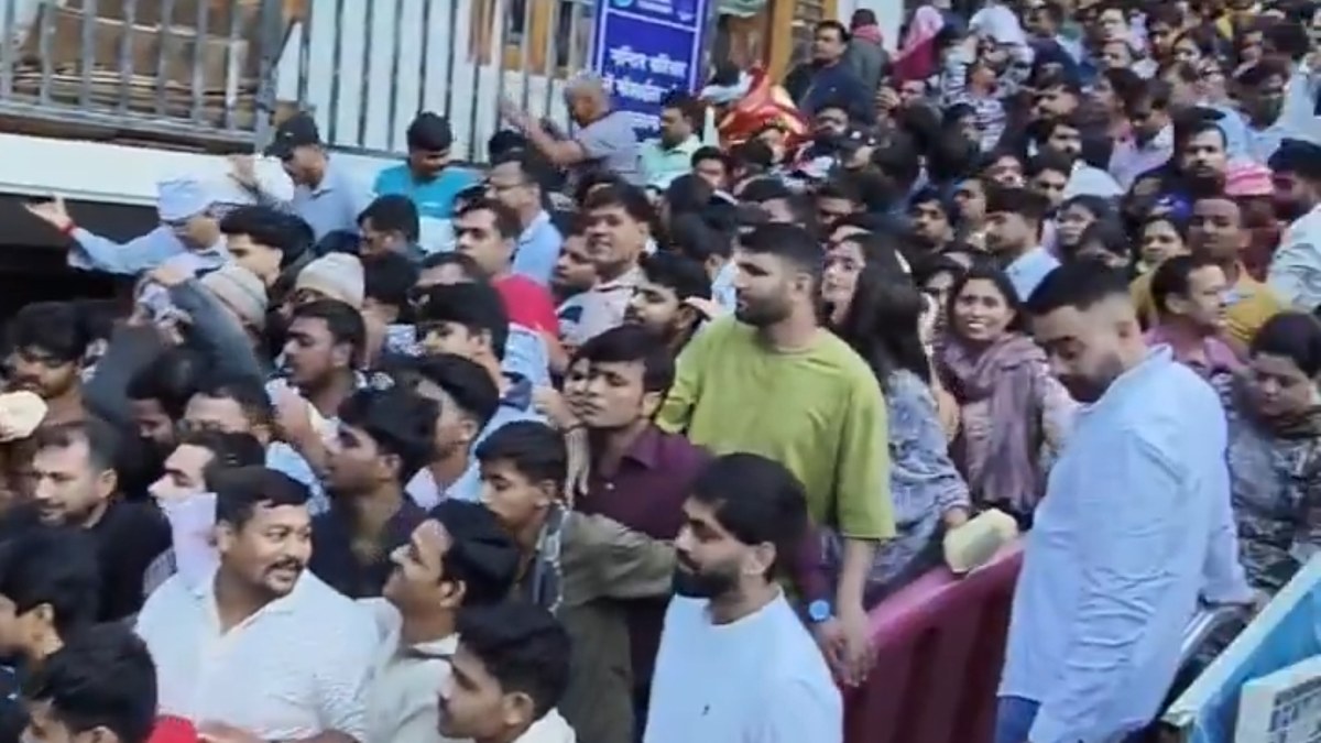 Kainchi Dham draws thousands for Saturday darshan as queues fill the Neem Karoli Baba ashram