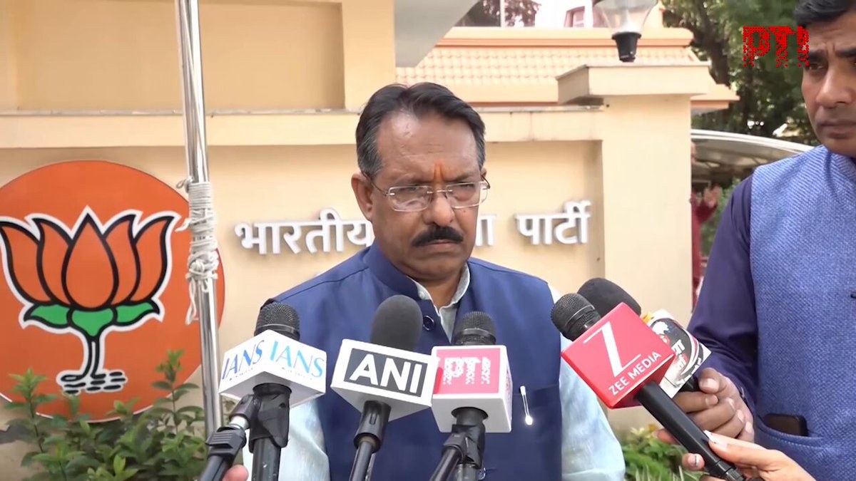 दिल्ली भाजपा कार्यालय में बलिदान दिवस पर भजन संध्या, हर्ष मल्होत्रा ने उत्तराखंड आंदोलन के शहीदों को