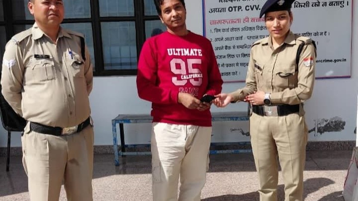 Danya Police Recover Lost Mobile Through CEIR Portal and Return It Safely to Owner Ashish Pandey