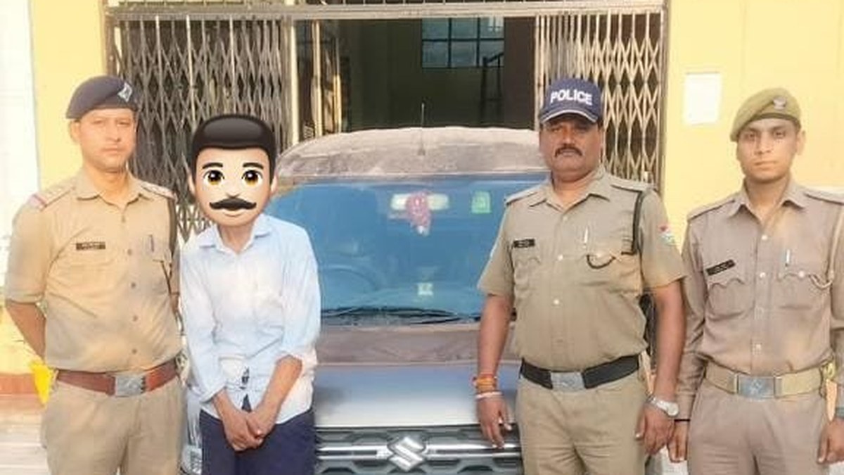 Chaukutiya police arrest driver for drunk driving during checking, seize vehicle under law