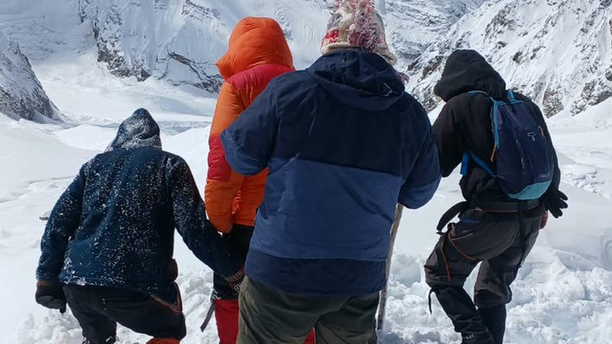 उत्तरकाशी में वासुकी ताल से 11 ट्रेकर्स सुरक्षित निकाले गए, एसडीआरएफ का अभियान सफल
