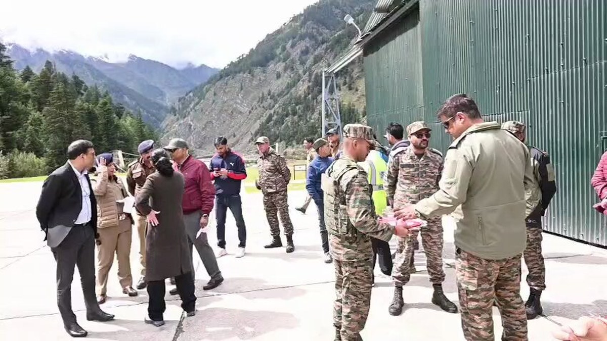 Uttarkashi DM reaches Harsil helipad as snowfall rescue operation targets 136 stranded trekkers