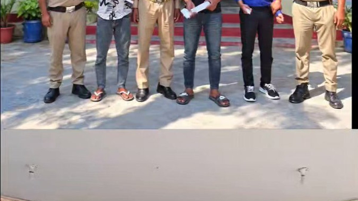 सुरेश्वरी मंदिर मार्ग पर चोरी की योजना बना रहे 3 संदिग्ध युवक पुलिस ने पकड़े